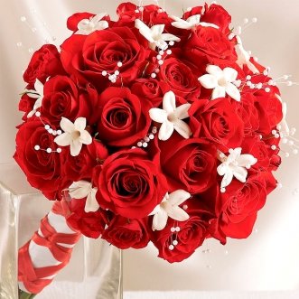 Букет невесты из красных роз «Роза Плаза 2»