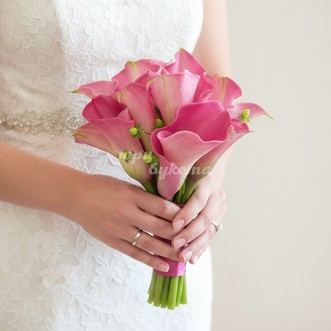 Букет из 11 розовых калл