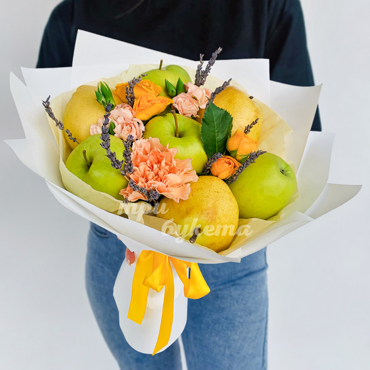 Букет из фруктов и кустовых гвоздик