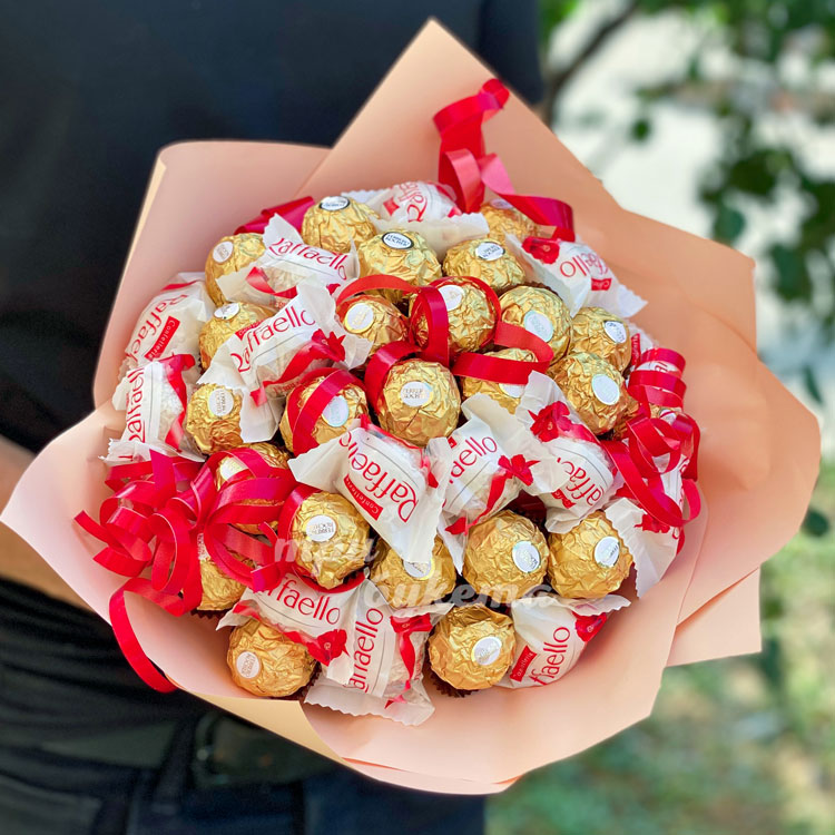 Сладкий букет из конфет (вид сверху)